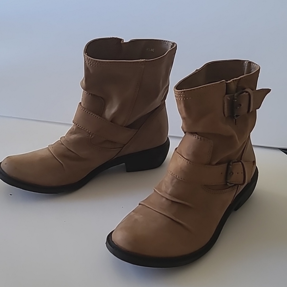 Mia tan slouch boots, size 8 1/2